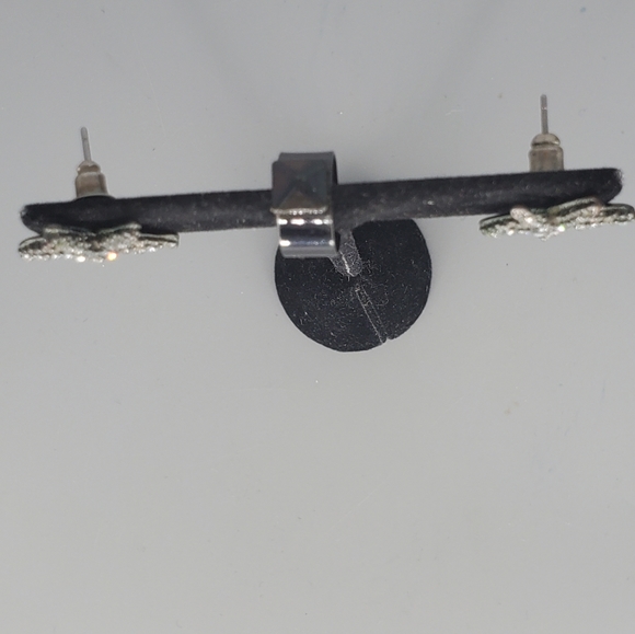 Guess Gunmetal Figaro Chain, Starfish Earrings and Pyrimad Earring Cuff Set - Picture 5 of 14